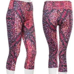 KOS*USA bright pink colored cropped leggings, Size S